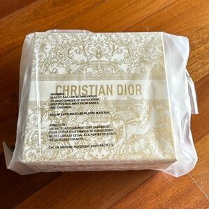 New Christmas Dior box
